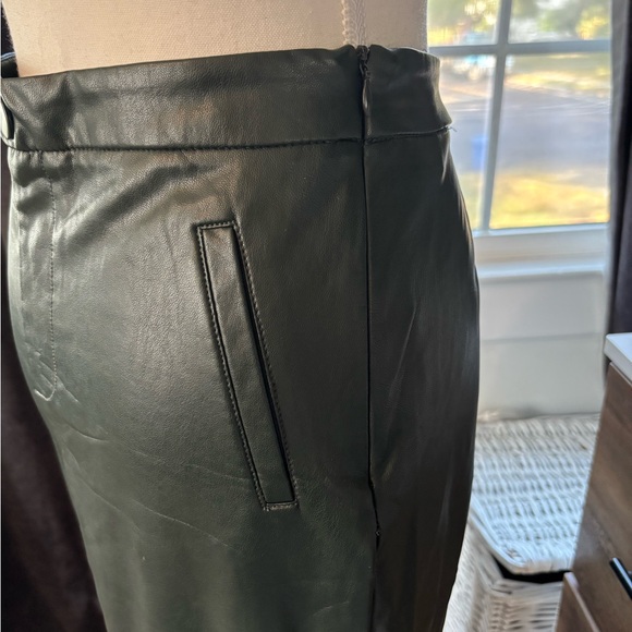 NWOT !! Green Faux Leather Pants - Picture 4 of 9